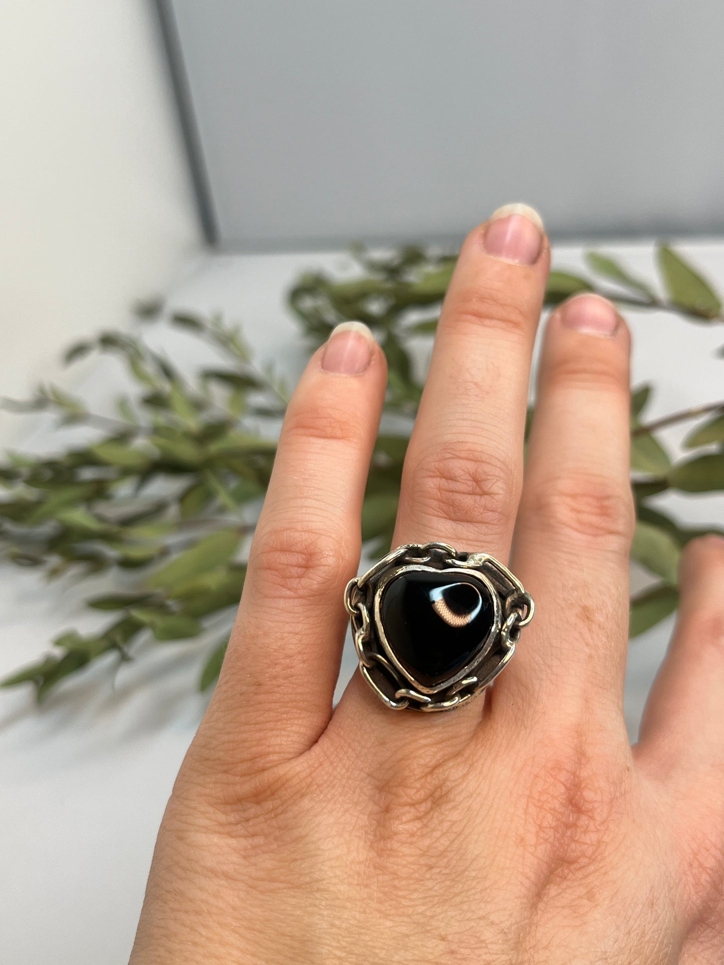Black Onyx Heart Chain Ring | Size 7