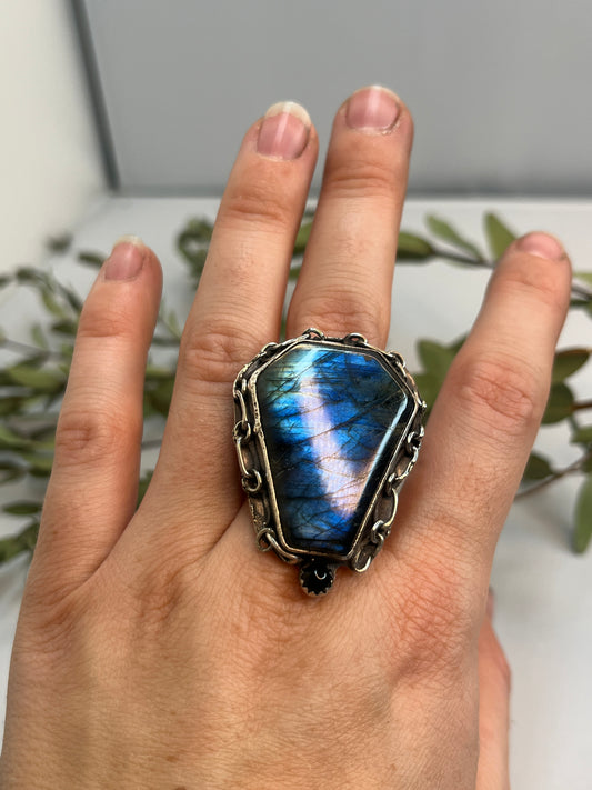 Large Labradorite & Onyx Chain Ring | Size 11