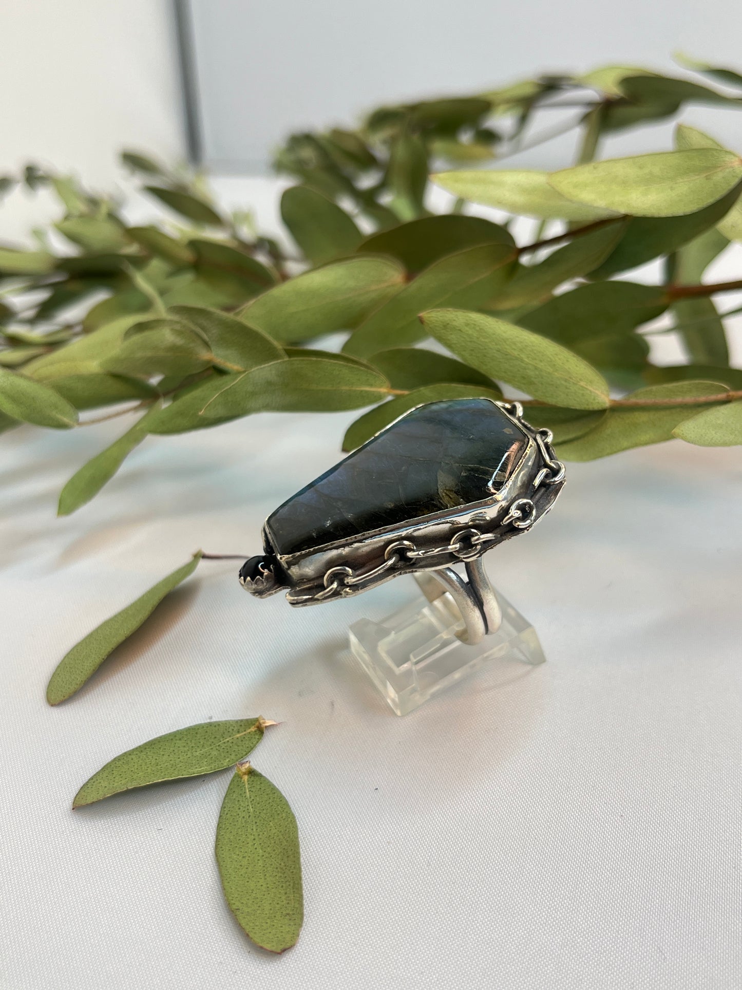 Large Labradorite & Onyx Chain Ring | Size 11